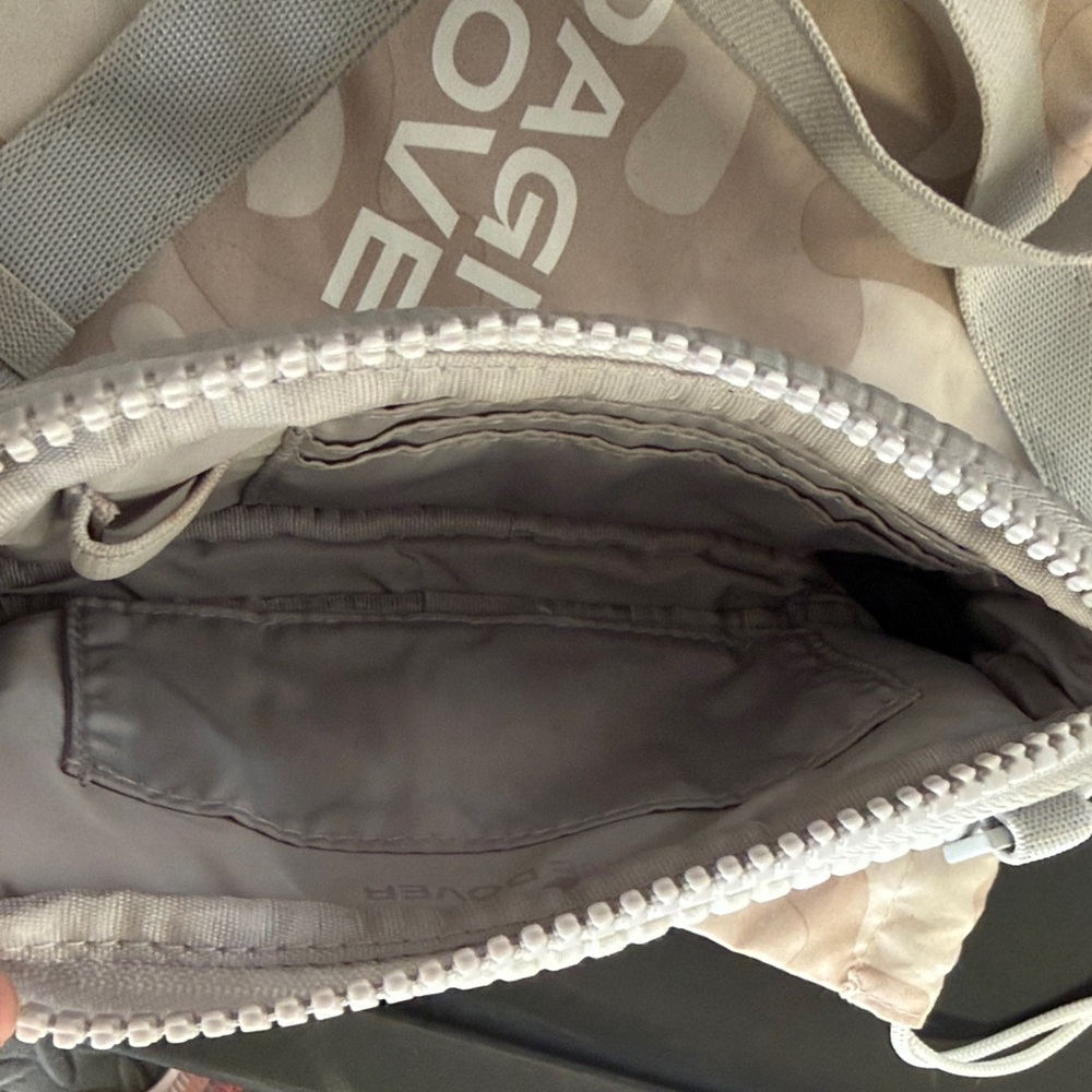Dagne Dover Small Quilted Crossbody Bag in Light grey - Picture 6 of 7